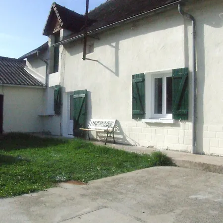 Ferienhaus Chez Bea, Jardin Cloture, Chiens Acceptes, Proche De La Roche-posay, Tarif Inclus *